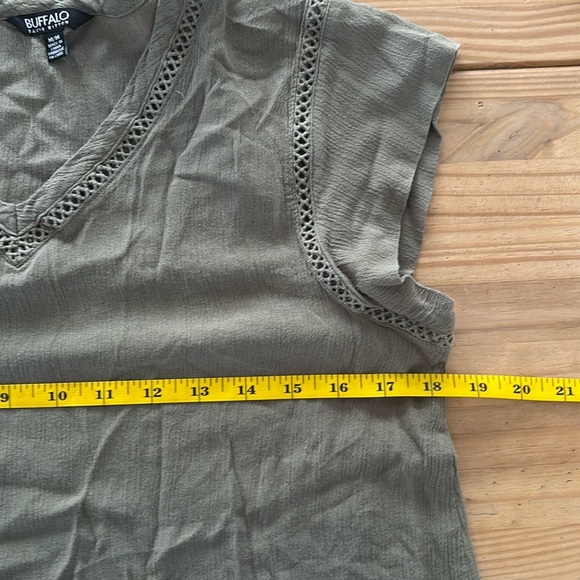 Olive v neck blouse by Buffalo David Bitton M - Picture 8 of 9
